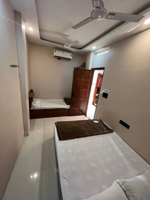 Deluxe Triple Room | Free WiFi