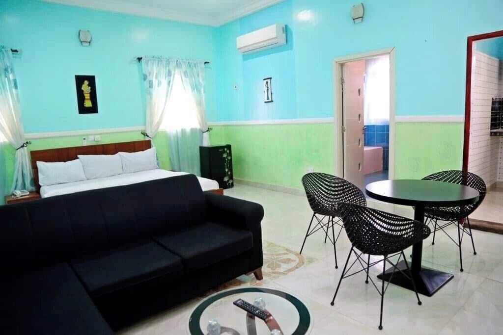 Suite, balcon, vue piscine