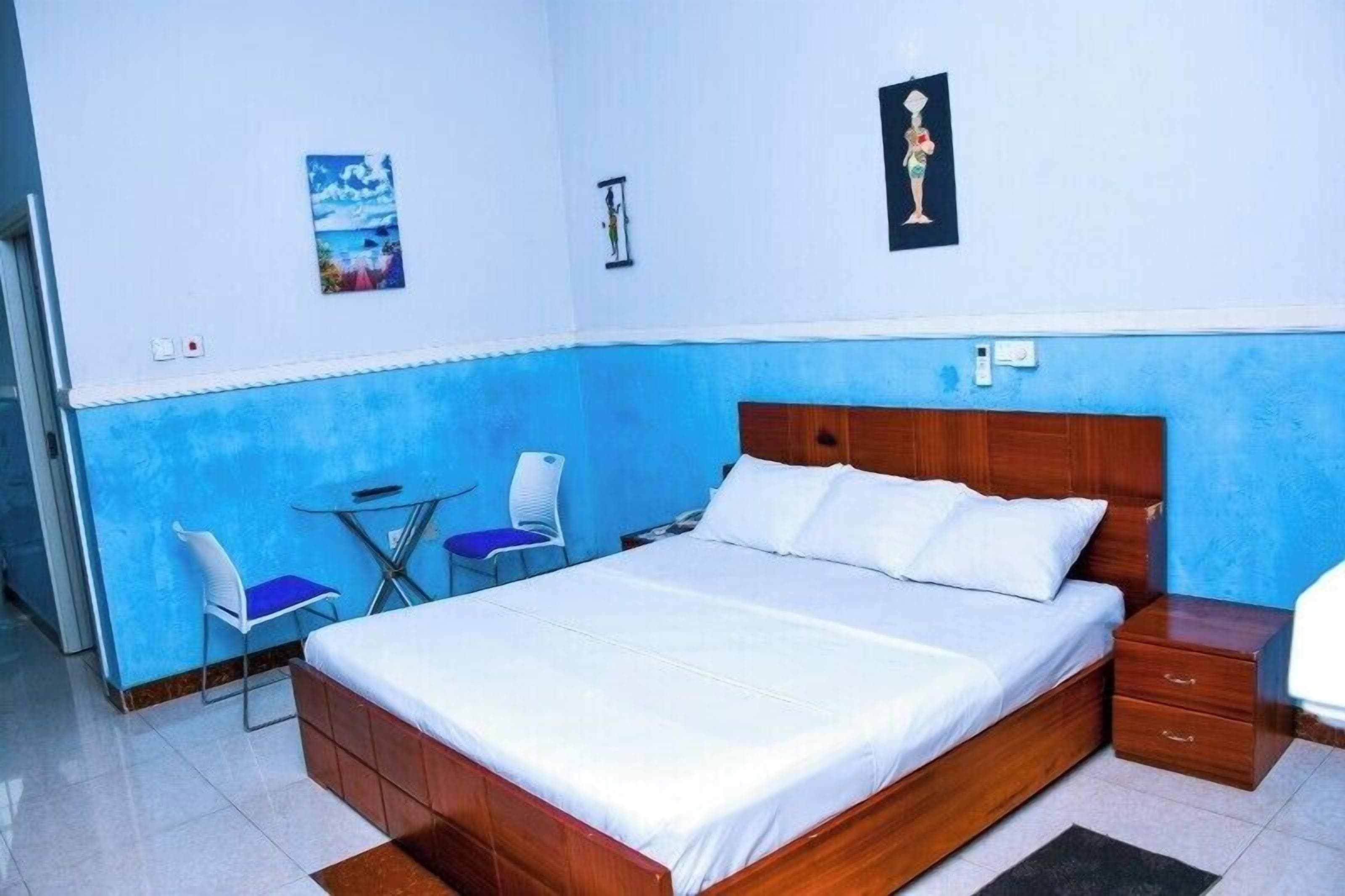 Executive Room, Bathtub, City View | Desk, laptop workspace, iron/ironing board, free WiFi