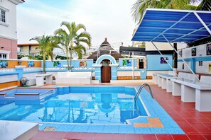 Piscine couverte, piscine extérieure