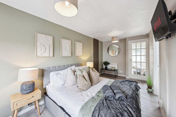 4 chambres, fer et planche à repasser, Wi-Fi, draps fournis