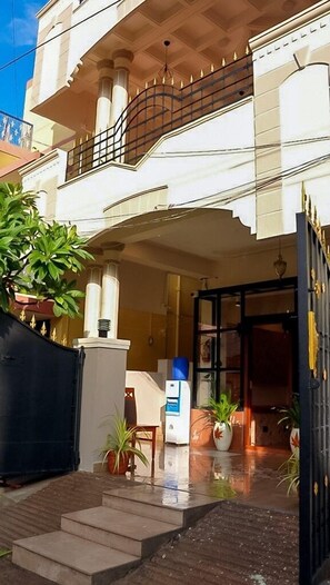 Façade de lâhĂ©bergement