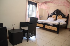 Standard Double Room | Desk, iron/ironing board, free WiFi