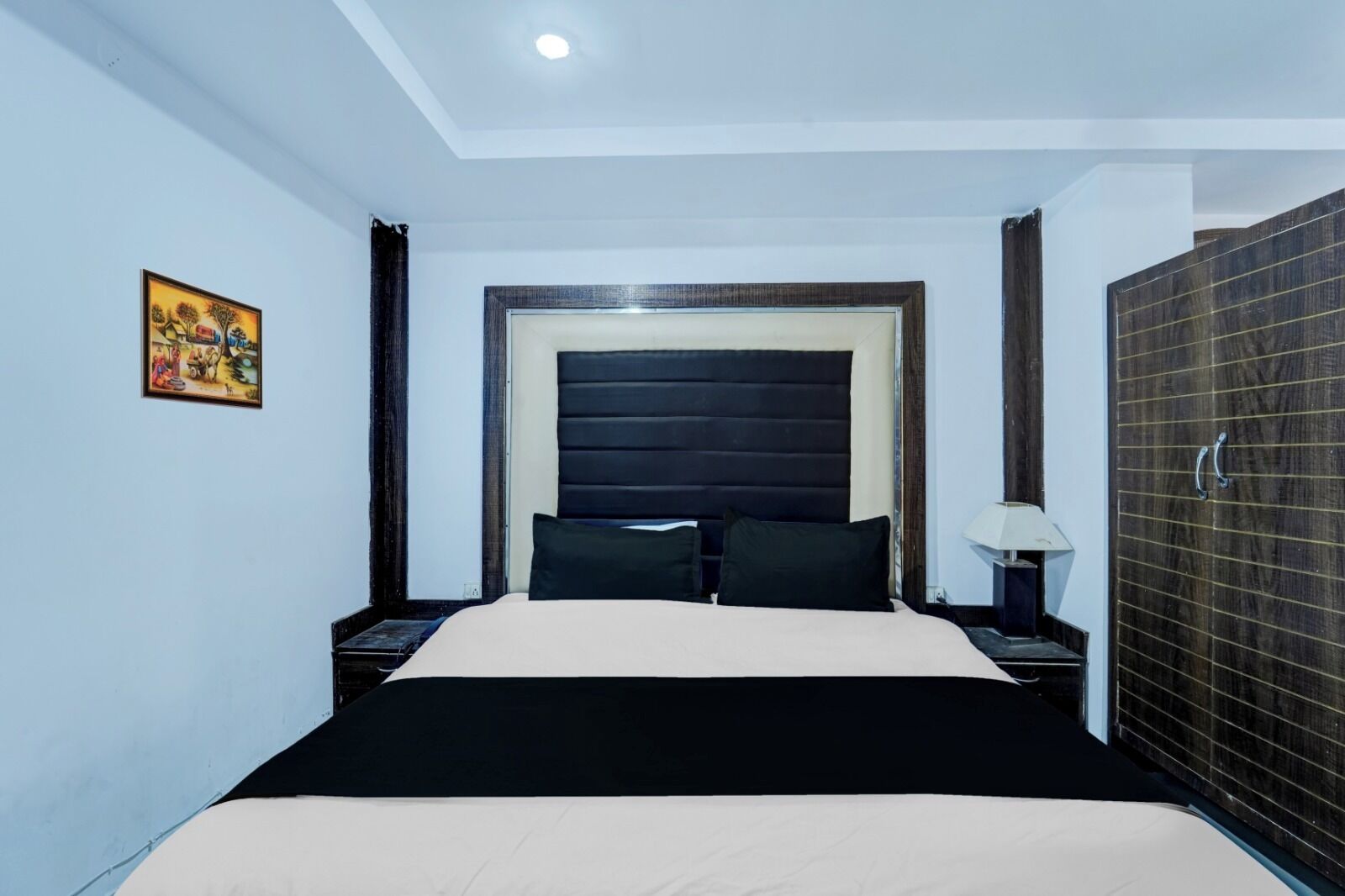 Premium bedding, desk, free WiFi, bed sheets