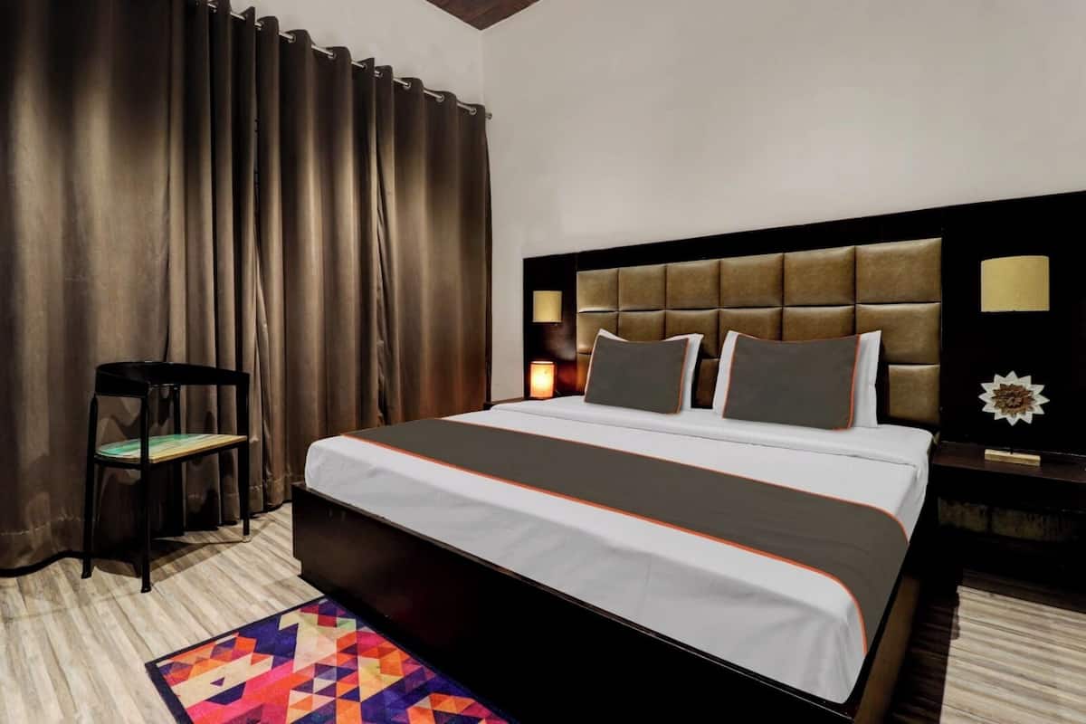 Premium bedding, desk, free WiFi, bed sheets