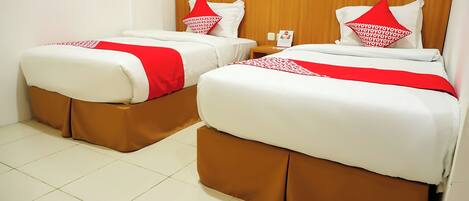 Desk, free WiFi, bed sheets