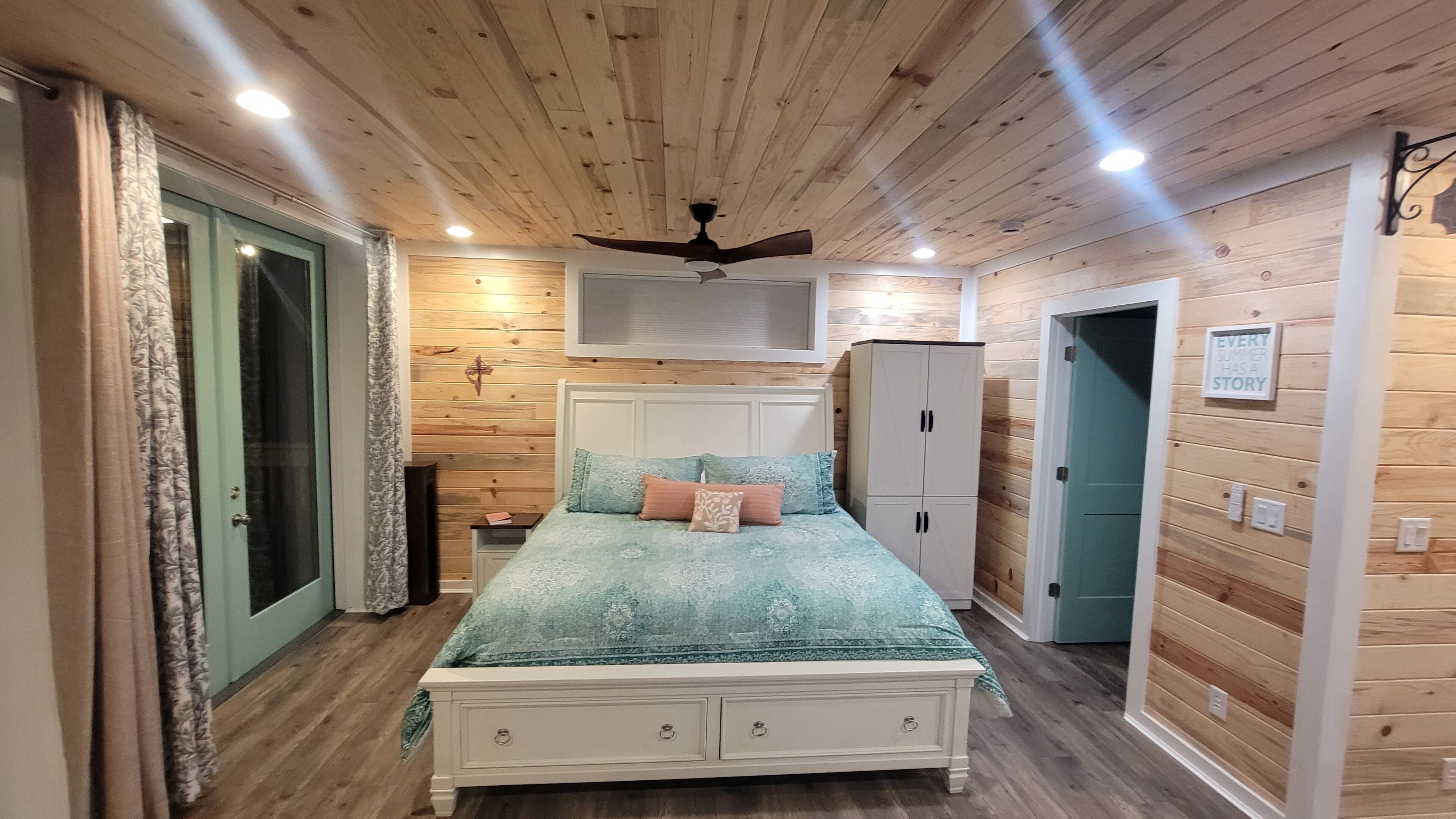 1 bedroom, iron/ironing board, free WiFi, bed sheets