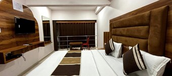 STAR HOTEL