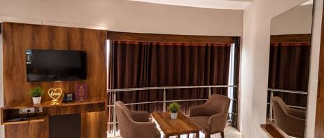 Egyptian cotton sheets, premium bedding, memory-foam beds, desk