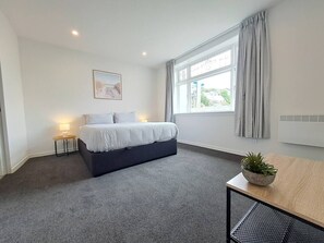 5 chambres, fer et planche à repasser, lit parapluie, Wi-Fi gratuit