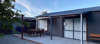 Omarama Crib – Spotless Scenic Base for Families