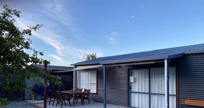 Omarama Crib – Spotless Scenic Base for Families