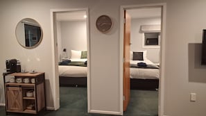 Bügeleisen/Bügelbrett, Reisekinderbett, kostenloses WLAN, Bettwäsche
