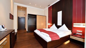 1 Schlafzimmer, Zimmersafe, Schreibtisch, kostenloses WLAN