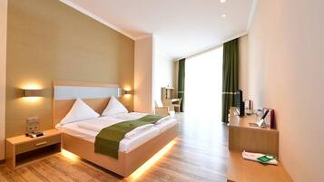 1 bedroom, in-room safe, desk, free WiFi