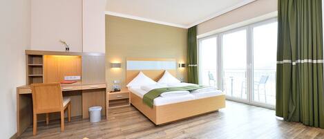 1 bedroom, in-room safe, desk, free WiFi