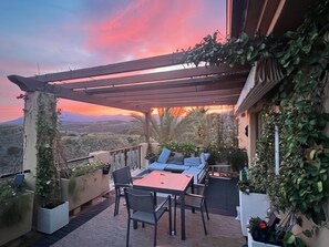 Outdoor dining - Penthouse with seaviews and golf in Marbella Benahavis resort style community (benhavis)