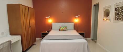 Villa | Blackout drapes, iron/ironing board, free WiFi