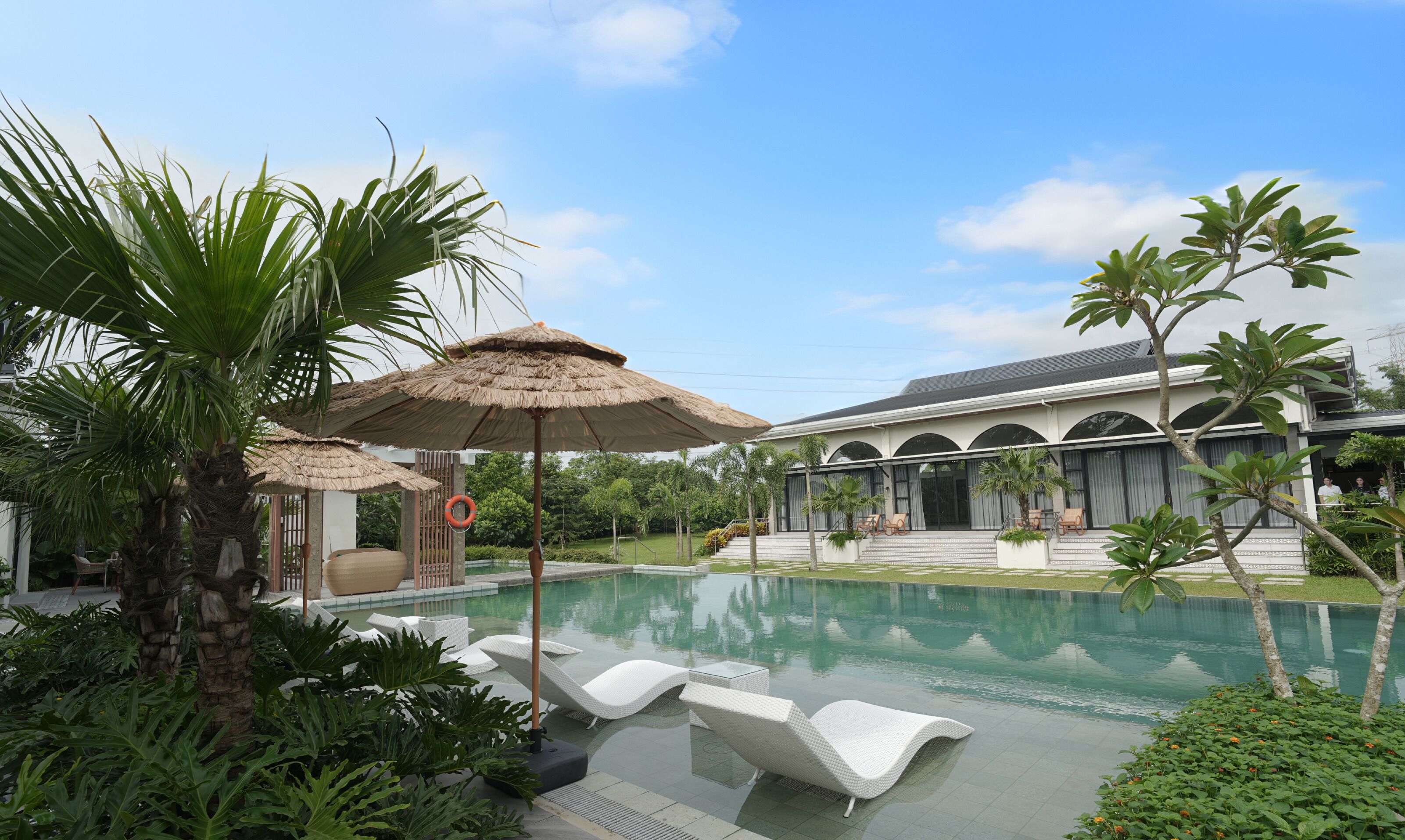 Outdoor pool, open 9:00 AM to 9:00 PM, sun loungers