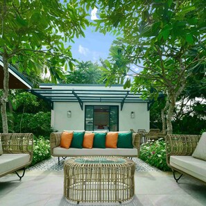 Desk, laptop workspace, free WiFi