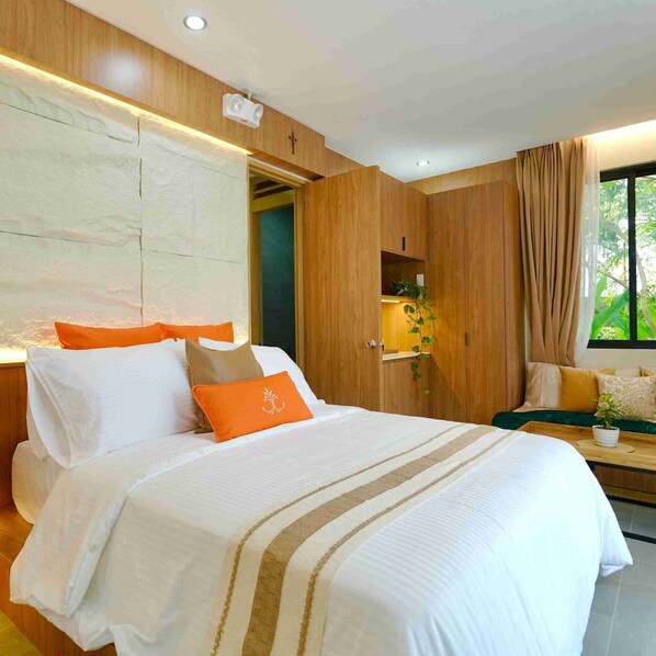 豪華雙人房, 泳池景觀 | 書桌、筆電工作空間、免費無線上網