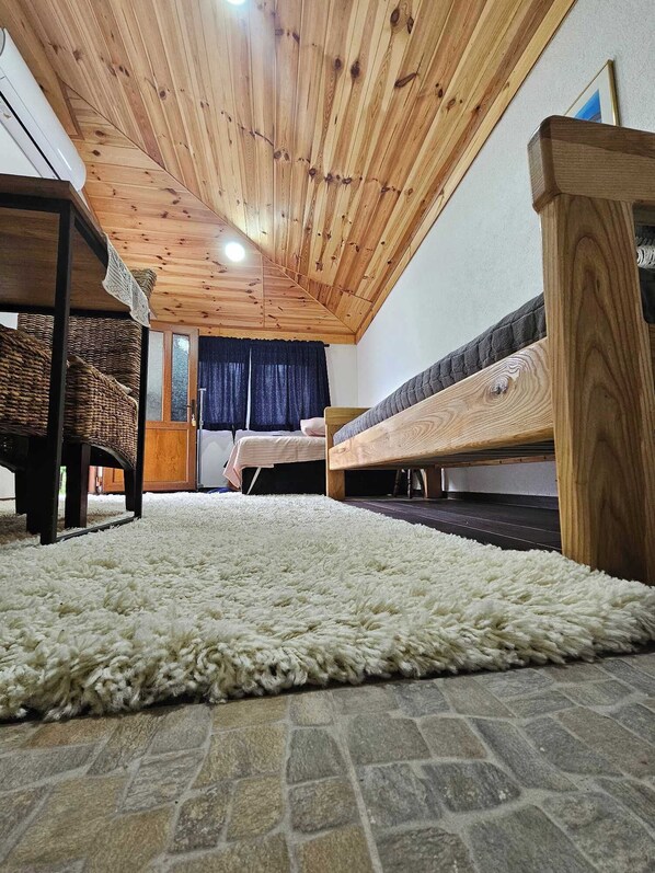 Iron/ironing board, WiFi