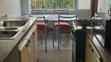 Micro-ondas, fogão, cooktop, lava-louças