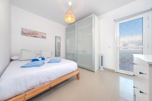 1 dormitorio, tabla de planchar con plancha, wifi gratis y ropa de cama