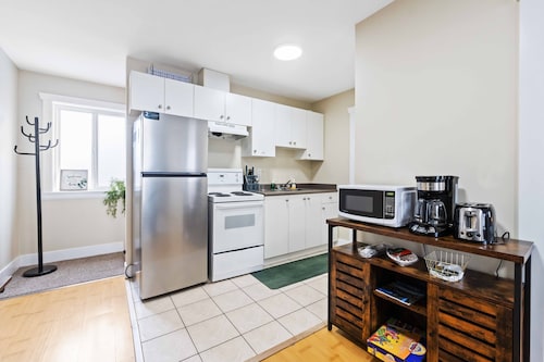 Cozy, Tranquil & Private  Full 1 Bedroom Apartment