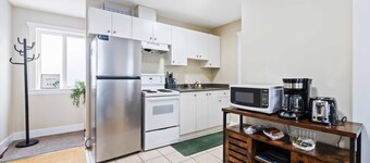 Cozy, Tranquil & Private  Full 1 Bedroom Apartment