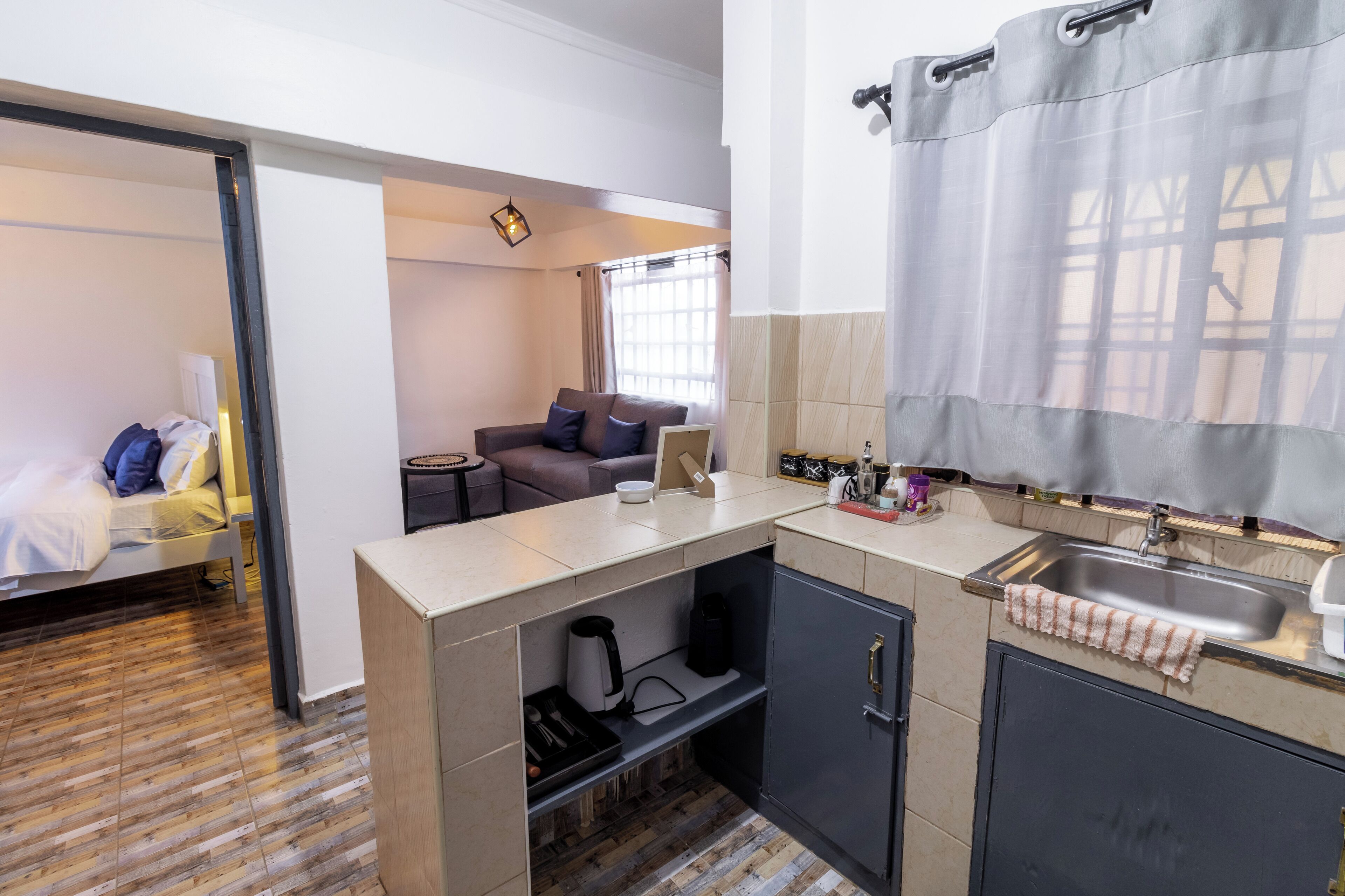 1 dormitorio, tabla de planchar con plancha, wifi y ropa de cama