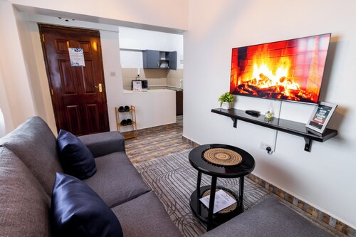 Enchanting 1-bedroom apartment in Nanyuki: Your 24/7 Safe Haven