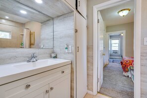House (3 Bedrooms) | Interior - Extended Stay Home 3 Mi to Dtwn Pueblo (Pueblo)