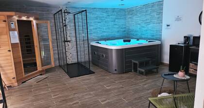 Escapade romantique avec spa privatif-O'spa des 3 étÎts