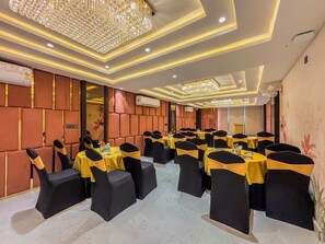 Business center - Zip by Spree Hotels R Group - Near Coaching Hub & Oxy Park (Kota)