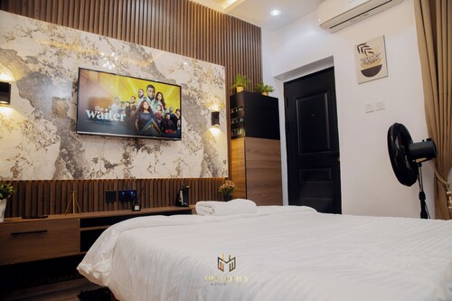 Minimalist Akoka Studio Near Unilag