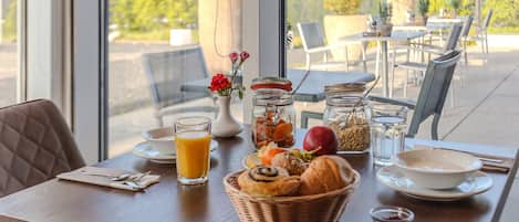 Breakfast meal