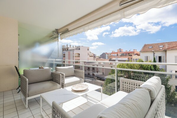 Property grounds - Appart Haut de gamme, center Juan les pins, 3 min de la plage. clim, 4 pers, (Antibes)