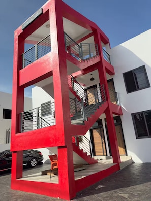 Exterior - 2 Bedrooms, Airport, Backup Power, Unlimited WiFi (Accra)