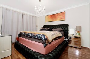 4 bedrooms, iron/ironing board, free WiFi, bed sheets