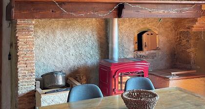 Gîte in the heart of the Gers - 2 hectares of tranquility 7 minutes from the Circuit de Nogaro