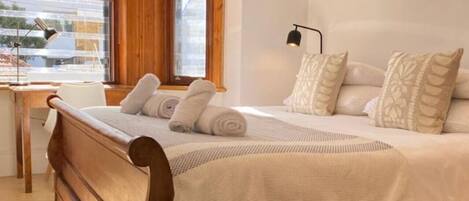 3 bedrooms, iron/ironing board, Internet