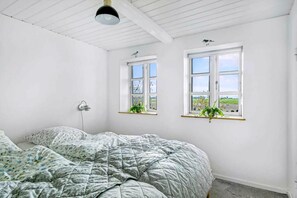 3 bedrooms, free WiFi, wheelchair access