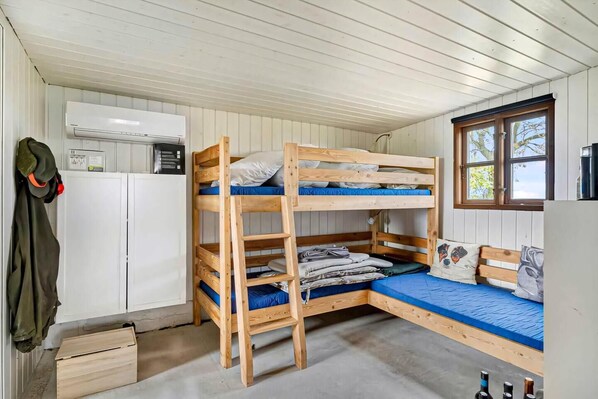 3 bedrooms, free WiFi, wheelchair access