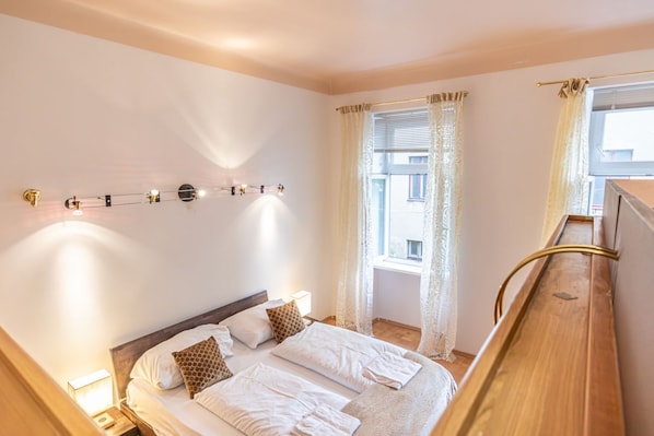 1 bedroom, WiFi, bed sheets