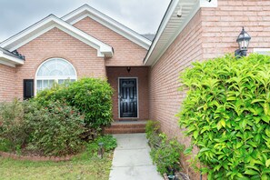 تفاصيل الفندق من الخارج