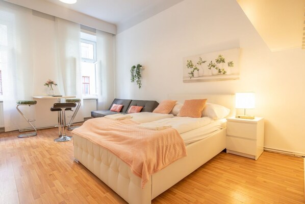 1 bedroom, WiFi, bed sheets