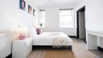 3 bedrooms, iron/ironing board, WiFi, bed sheets