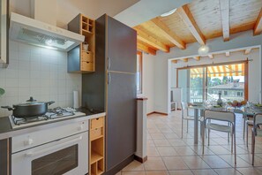Standard Apartment, Multiple Bedrooms, Mountainside (Eden House - Terrace & View Lake) | Private kitchen