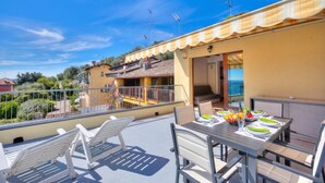 Standard Apartment, 2 Bedrooms, Microwave, Mountainside (Eden House - Terrace & View Lake) | Outdoor dining